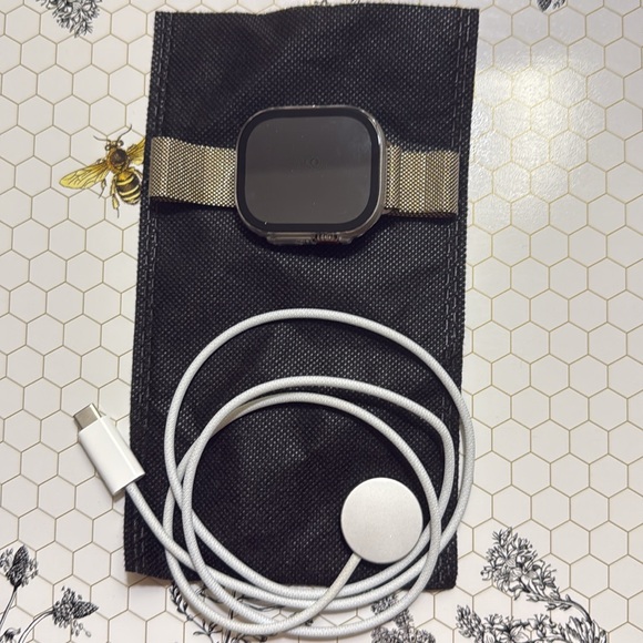 Apple Watch Ultra - Picture 2 of 3